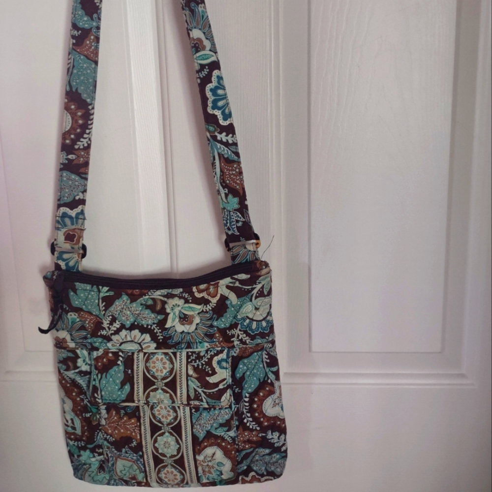 Vera Bradley Medium size crossbody bag